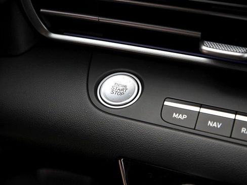 Used 2024 Hyundai Elantra SEL image 17