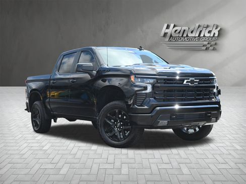 Used 2026 Chevrolet Silverado 1500 LT Trail Boss w/ Convenience Package II AWD/4WD image 2