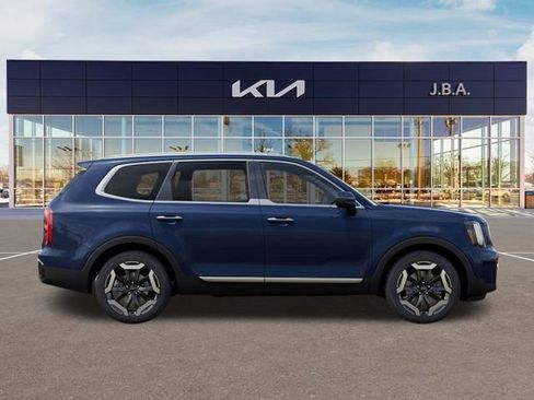 New 2025 Kia Telluride S image 7