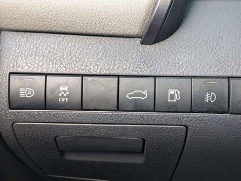Used 2018 Toyota Camry SE FWD image 22