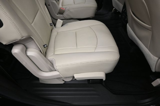 Used 2020 Buick Enclave Premium w/ Sun and Sites Package AWD/4WD image 27