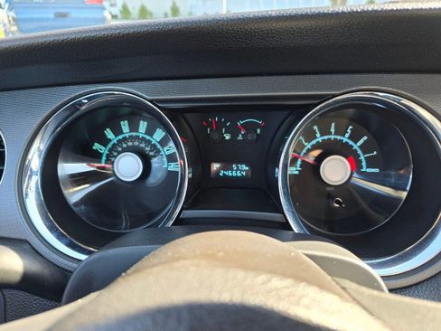 Used 2010 Ford Mustang GT image 30