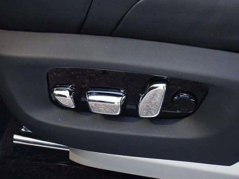 Used 2021 Rolls-Royce Phantom Sedan image 18