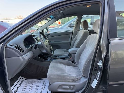 Used 2003 Toyota Camry LE image 9