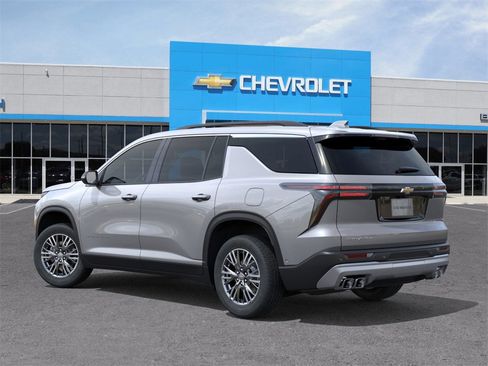 New 2026 Chevrolet Traverse LT w/ Driver Confidence Package image 3