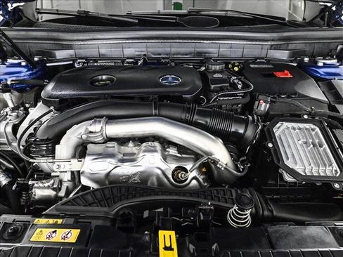 Certified 2025 Mercedes-Benz GLB 250 4MATIC image 24