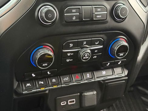 Used 2020 Chevrolet Silverado 1500 LT w/ Convenience Package AWD/4WD image 23