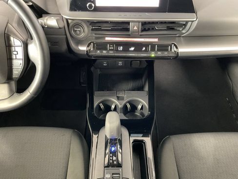 Used 2025 Toyota Prius LE AWD/4WD image 14
