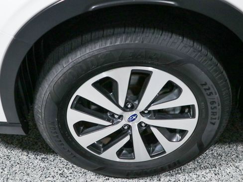 Used 2022 Subaru Outback Premium AWD/4WD image 11
