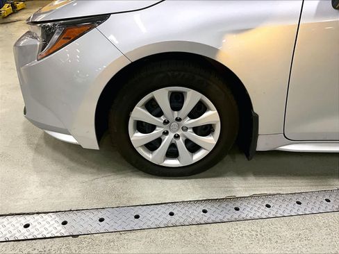 Certified 2022 Toyota Corolla LE image 4