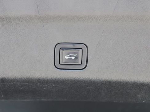 Used 2021 Chevrolet Suburban High Country RWD image 51