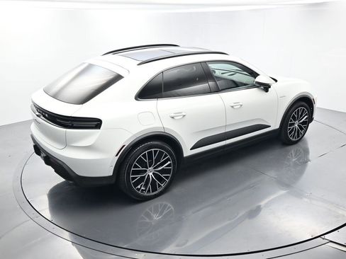 Used 2024 Porsche Macan 4 Electric image 39