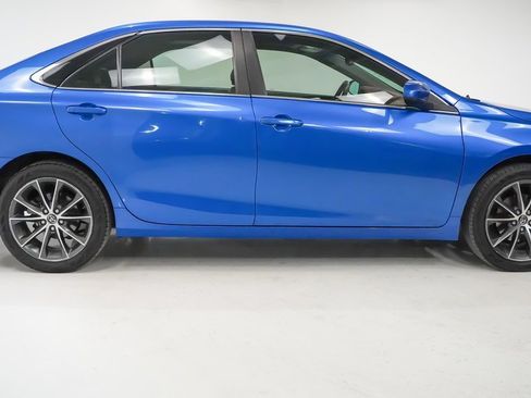 Used 2017 Toyota Camry XSE image 9