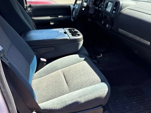 Used 2007 Chevrolet Silverado 1500 LT w/ 1LT Convenience Package AWD/4WD image 7