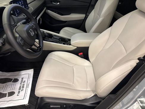Certified 2025 Honda Accord EX-L image 17