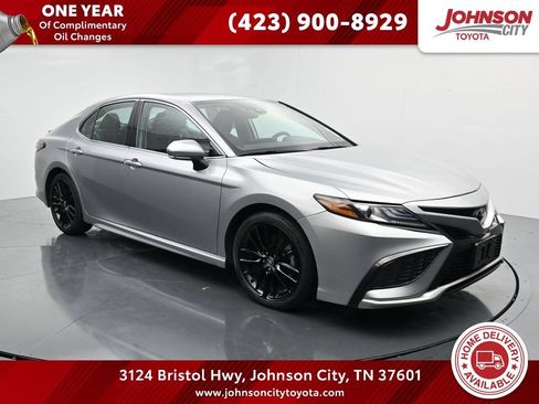 Used 2024 Toyota Camry XSE FWD image 1
