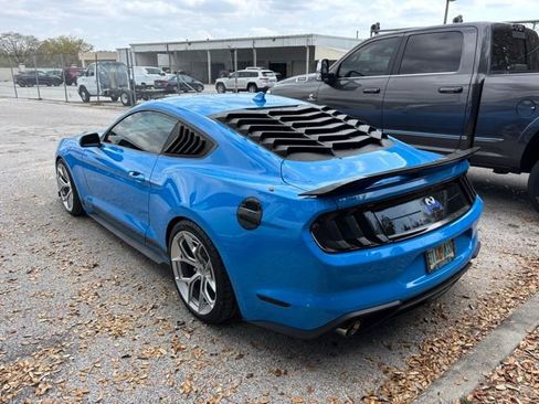 Used 2022 Ford Mustang Premium image 9