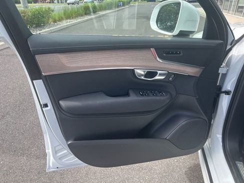 Certified 2025 Volvo XC90 B6 Plus AWD/4WD image 16
