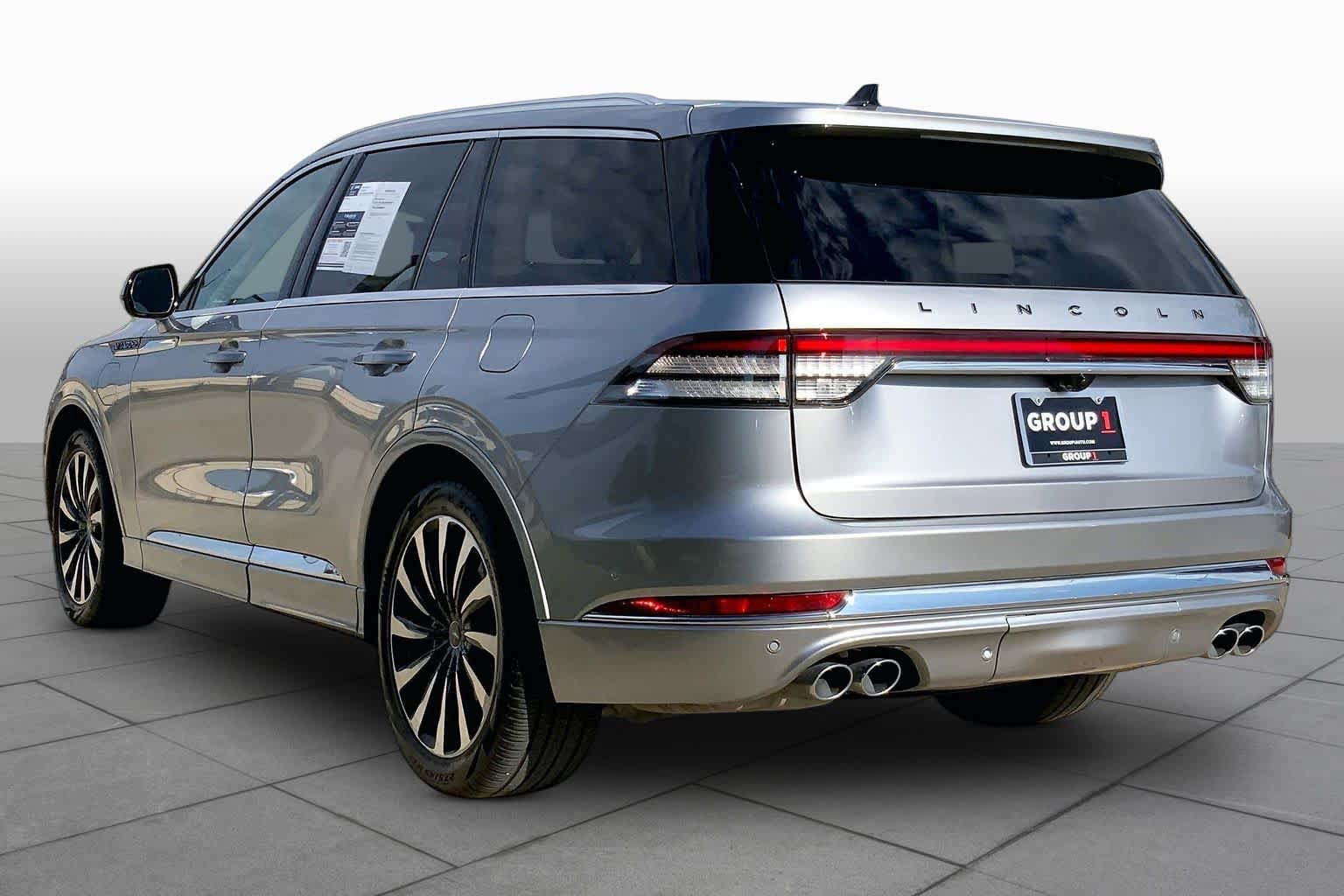 Used 2022 Lincoln Aviator Black Label Grand Touring w/ Class IV Trailer Tow Package AWD/4WD image 11