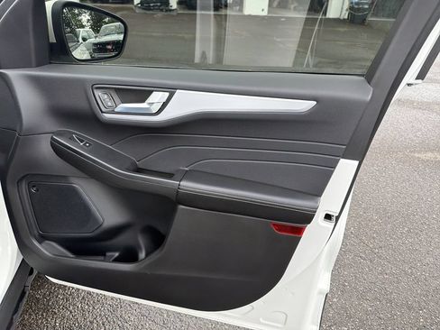 Used 2025 Ford Escape SE w/ PHEV Premium Package FWD image 14