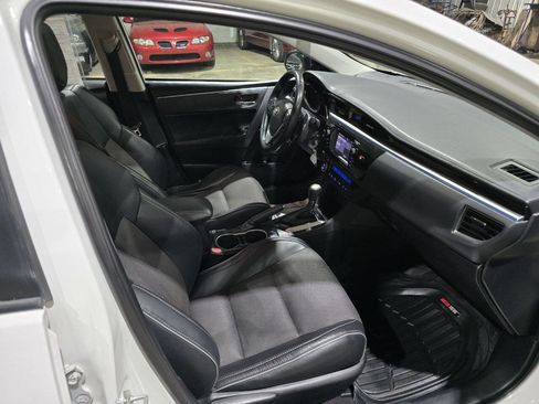 Used 2014 Toyota Corolla S image 32