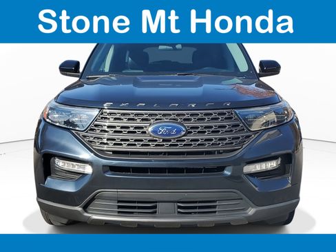 Used 2022 Ford Explorer XLT w/ Equipment Group 202A image 2