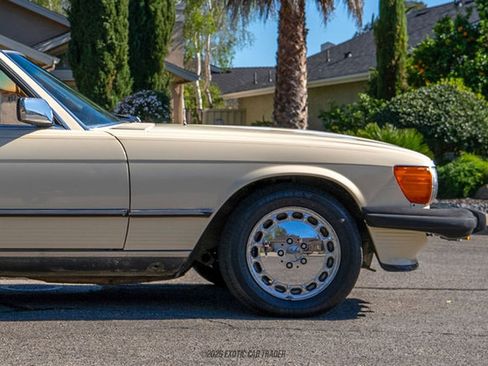 Used 1988 Mercedes-Benz 560 SL image 11