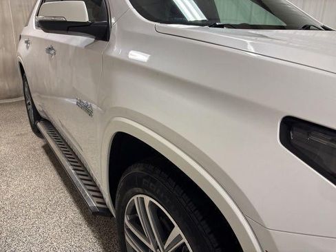 Used 2023 Chevrolet Traverse High Country AWD/4WD image 9