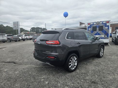 Used 2014 Jeep Cherokee Limited w/ Technology Group AWD/4WD image 5