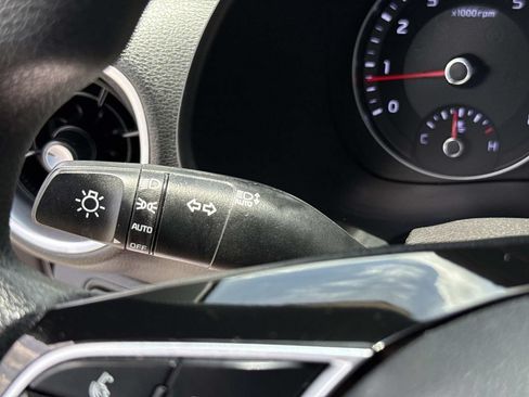 Used 2022 Kia Forte LXS w/ LXS Technology Package FWD image 38