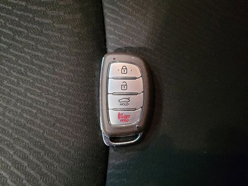 Used 2016 Hyundai Elantra Value Edition FWD image 32