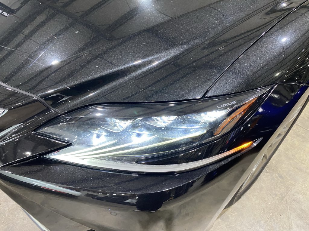 Used 2019 Lexus LS 500 w/ Accessory Package (Z2) RWD image 20