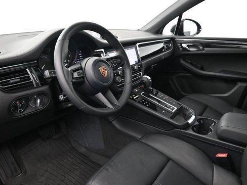 Certified 2026 Porsche Macan image 4