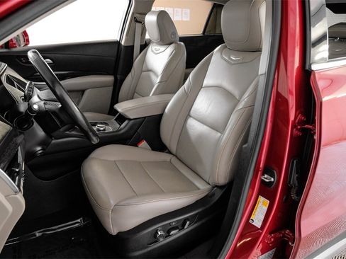 Used 2019 Cadillac XT4 Premium Luxury image 34