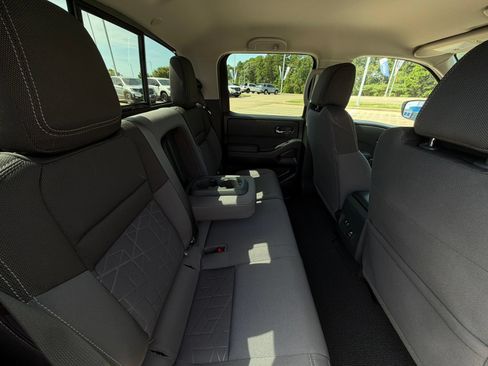 Used 2025 Nissan Frontier SV w/ SV Convenience Package RWD image 30