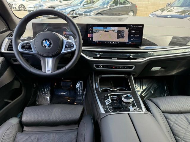 Used 2026 BMW X7 xDrive40i w/ M Sport Package AWD/4WD image 31