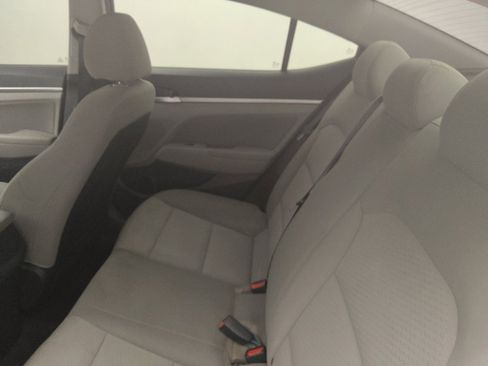 Used 2020 Hyundai Elantra SEL image 18