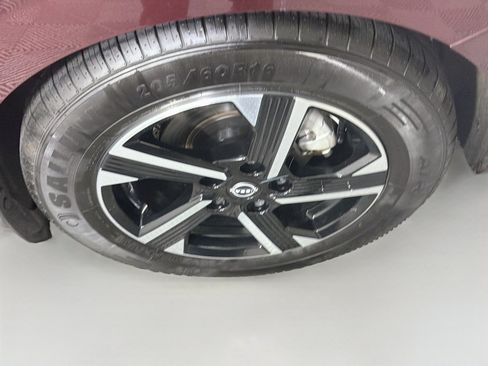 Used 2025 Nissan Sentra SV FWD image 11