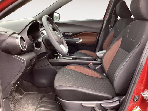 Used 2023 Nissan Kicks SR w/ Interior Electronics Package image 25