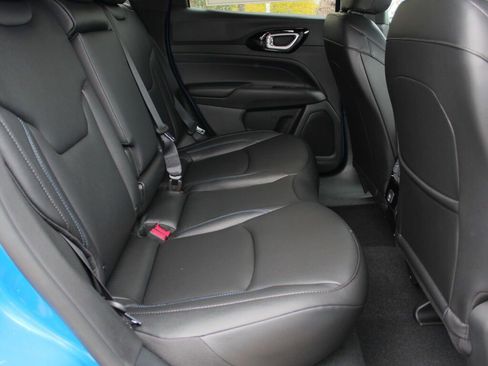 New 2026 Jeep Compass Limited w/ Limited Altitude Pack image 10