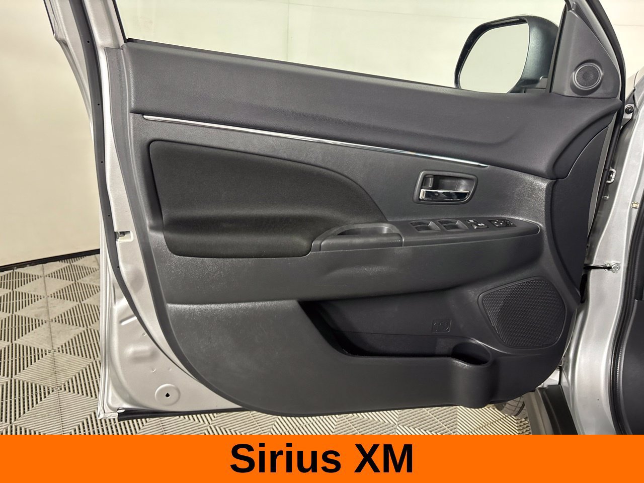 Used 2025 Mitsubishi Outlander Sport ES AWD/4WD image 9