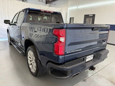 Used 2022 Chevrolet Silverado 1500 High Country w/ Technology Package AWD/4WD image 34