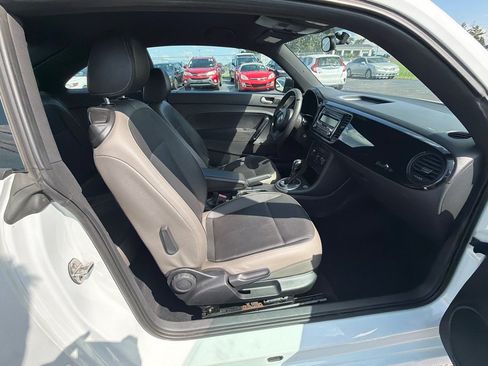 Used 2015 Volkswagen Beetle 1.8T FWD image 13