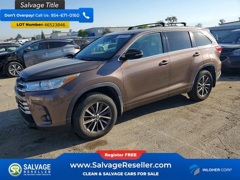 Used 2017 Toyota Highlander XLE w/ Carpet Mat Package AWD/4WD image 1