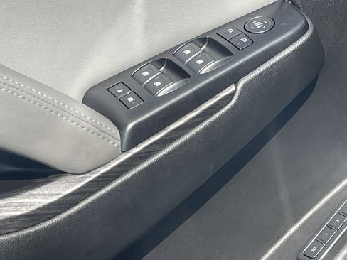Used 2019 Chevrolet Tahoe LT RWD image 15