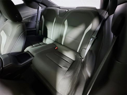 Used 2019 Chevrolet Camaro LT image 13