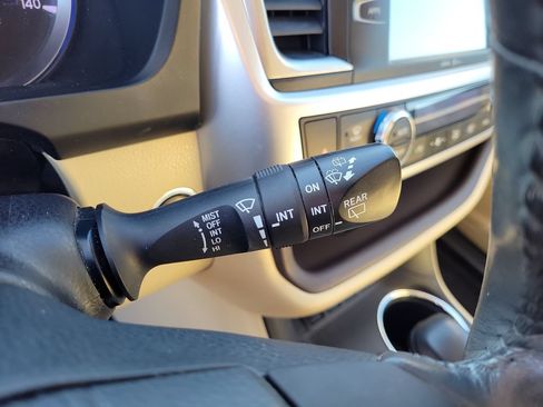 Used 2015 Toyota Highlander XLE FWD image 33