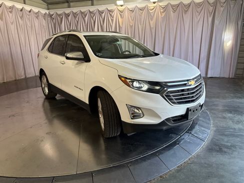Used 2018 Chevrolet Equinox Premier FWD image 3
