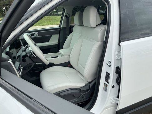 New 2026 Hyundai Santa Fe SE image 9