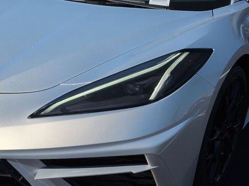 Used 2024 Chevrolet Corvette Stingray Premium Conv w/ Z51 Performance Package image 6